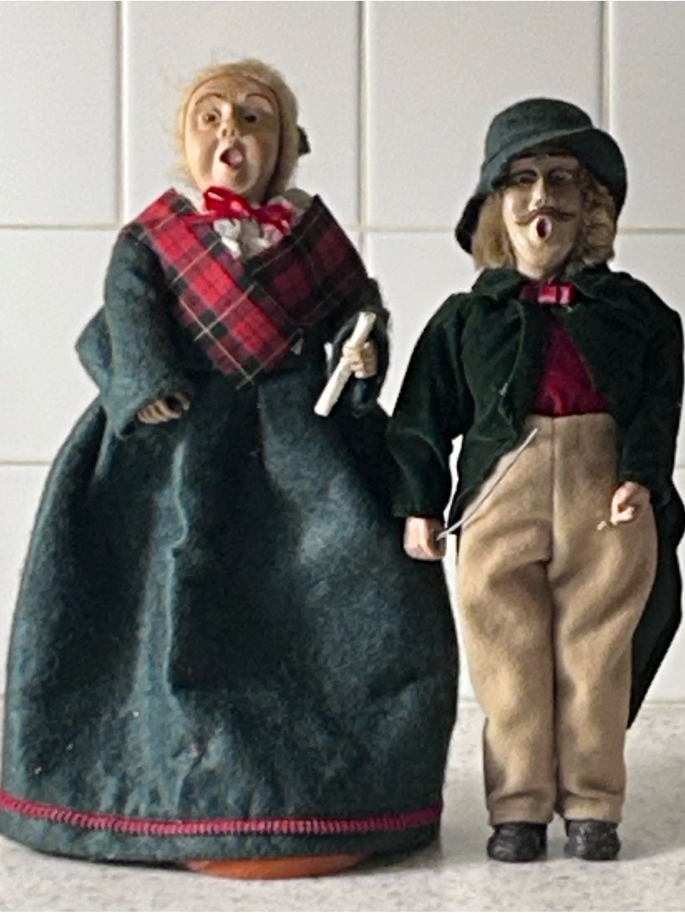 Vintage Christmas Carolers Figurines Pair Victorian Singing Dolls Folk Art 13”